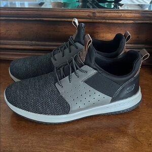 Skechers Men's Black and Gray Sneakers